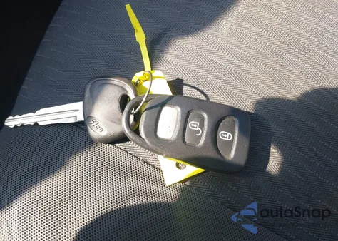 2009 Kia Rondo Lx из США, поврежденный, VIN KNAFG529X97284740